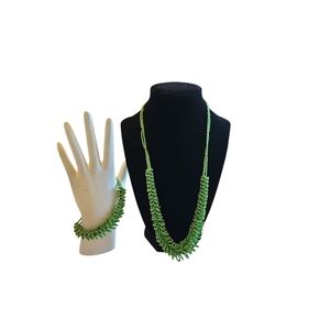 Elegant Green Beaded Necklace and Bracelet Set